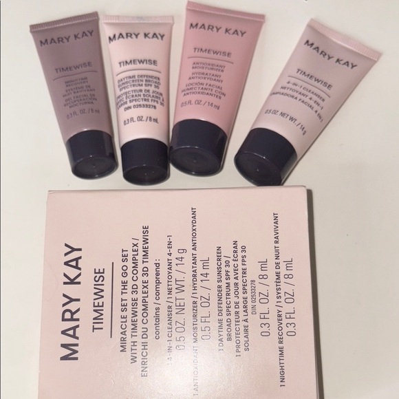 Mary Kay Miracle on the go Set - Picture 5 of 6